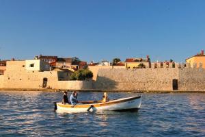The Portuguese are delighted with Istrian wines and olive oils