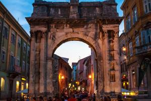 The Triumphal Arch of the Sergi