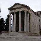 Il tempio di Augusto ed il foro romano 